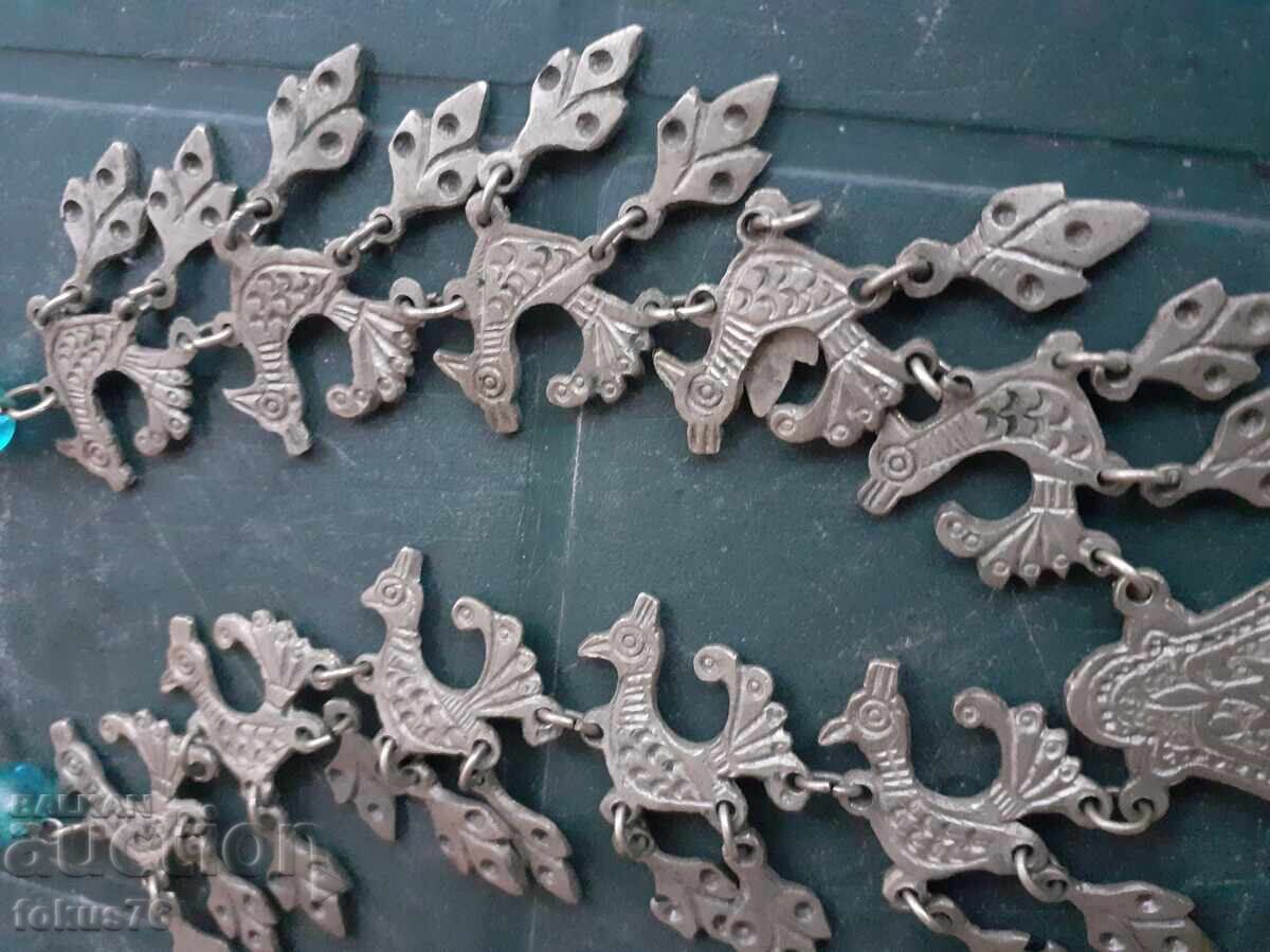 Auction Revival-era jewelry with chicks for traditional costume, a shimmering bitch Auction Revival-era jewelry with chicks for traditional costume, a shimmering bitch