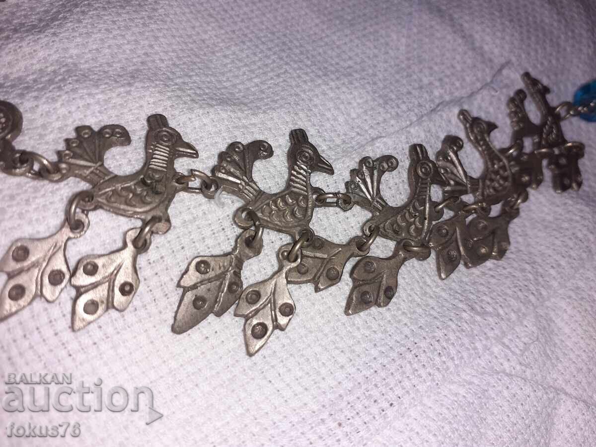 Revival-era jewelry with chicks for traditional costume, a shimmering bitch - 6 Revival-era jewelry with chicks for traditional costume, a shimmering bitch - 6