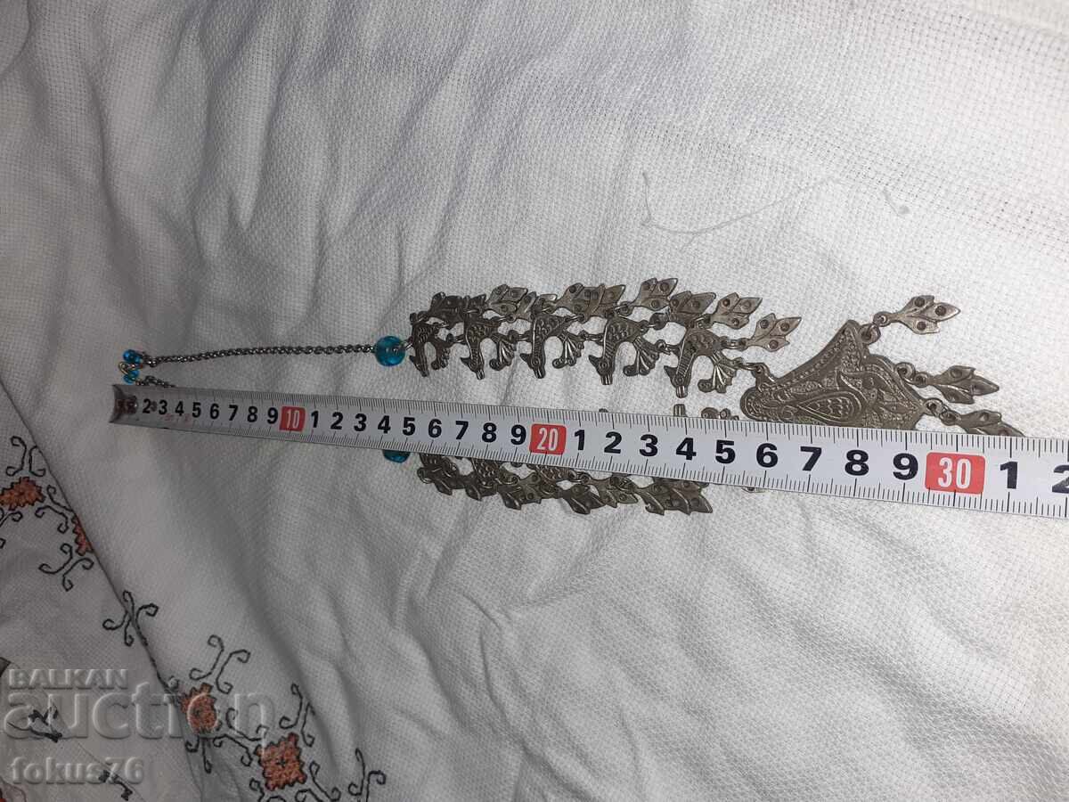 Revival-era jewelry with chicks for traditional costume, a shimmering bitch - 7 Revival-era jewelry with chicks for traditional costume, a shimmering bitch - 7