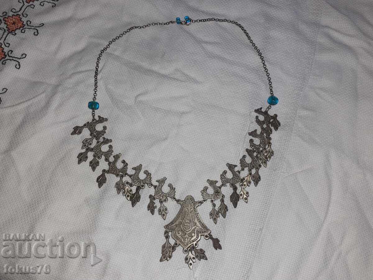 Revival-era jewelry with chicks for traditional costume, a shimmering bitch Revival-era jewelry with chicks for traditional costume, a shimmering bitch