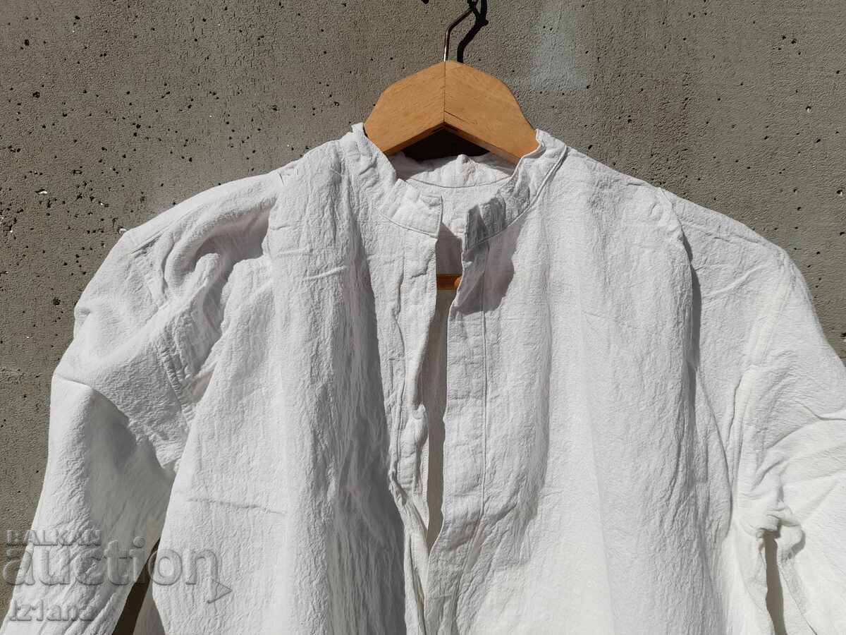 Vintage Men's Fringe Shirt with price 75.00 BGN | € 38.35 Vintage Men's Fringe Shirt with price 75.00 BGN | € 38.35