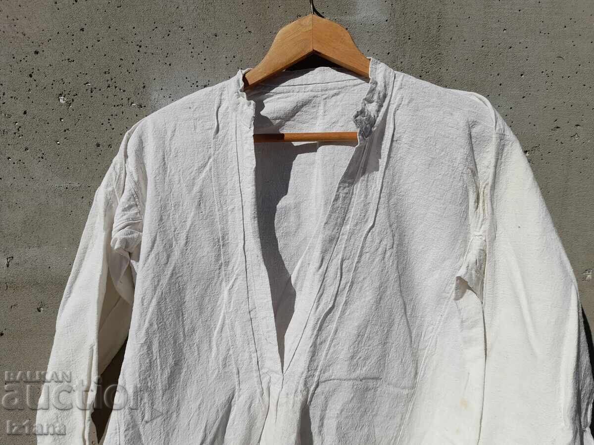 Vintage Men's Fringe Shirt with price 75.00 BGN | € 38.35 Vintage Men's Fringe Shirt with price 75.00 BGN | € 38.35