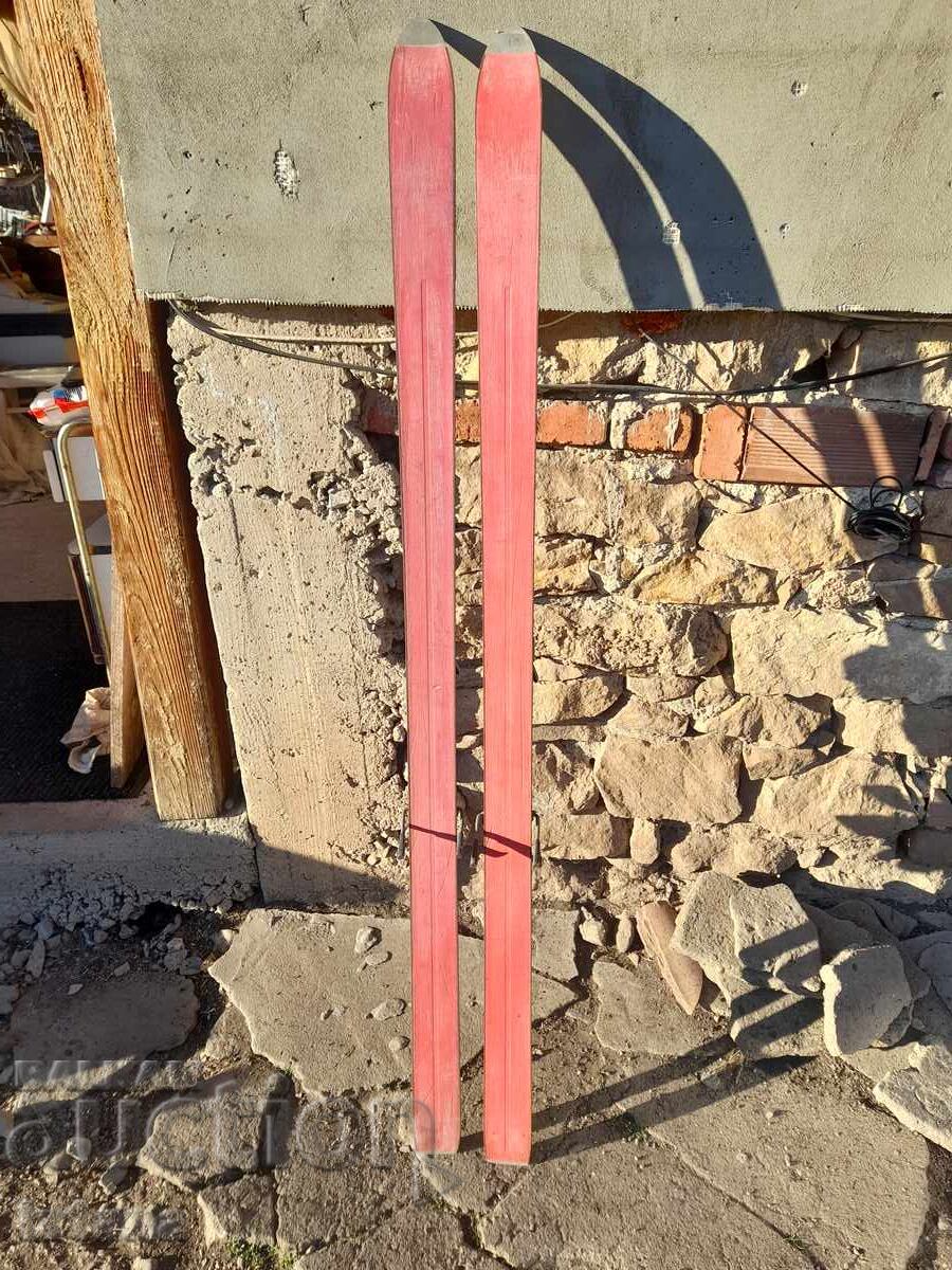 Old Atomic Skis - 5 Old Atomic Skis - 5