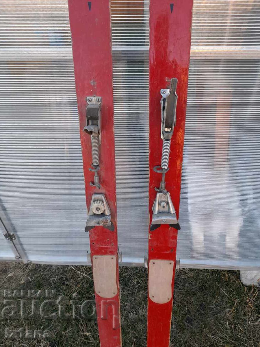 Auction Old Skis Pirin Auction Old Skis Pirin