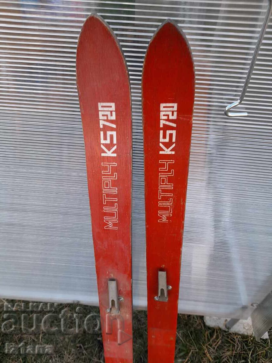 Old Hohnberg Skis with price 100.00 BGN | € 51.13 Old Hohnberg Skis with price 100.00 BGN | € 51.13