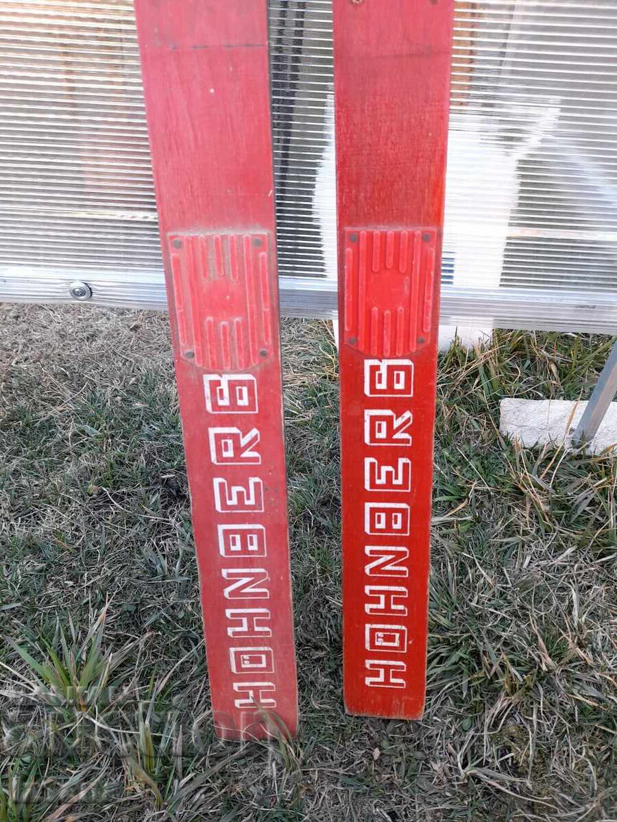 Delivery of Old Hohnberg Skis Delivery of Old Hohnberg Skis