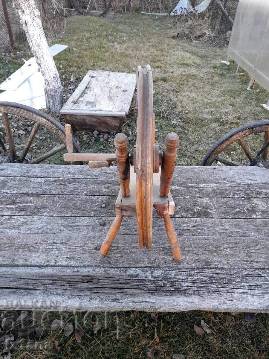 Antique spinning wheel with price 85.00 BGN | € 43.46