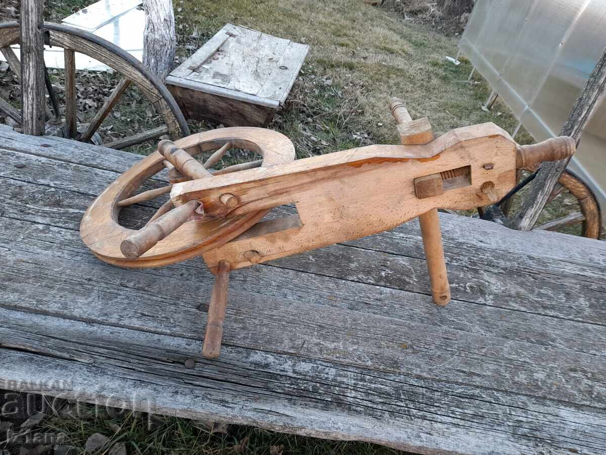 Antique spinning wheel - 5