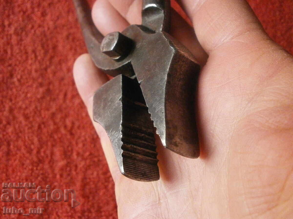 OLD COBLER'S PLIERS with price 18.00 BGN | € 9.20