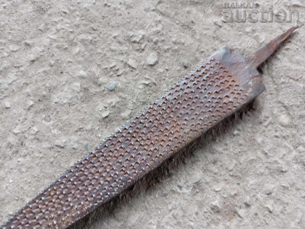 Delivery of Antique Primitive Saw Tool from Antiquity