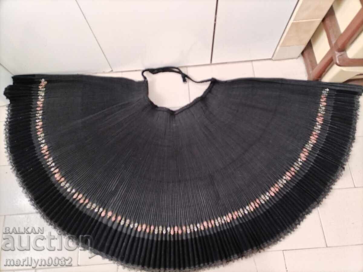 Pantaloni de damă cu broderie din catifea, stil vechi, cu pliuri cu preț 179.00 BGN | € 91.52