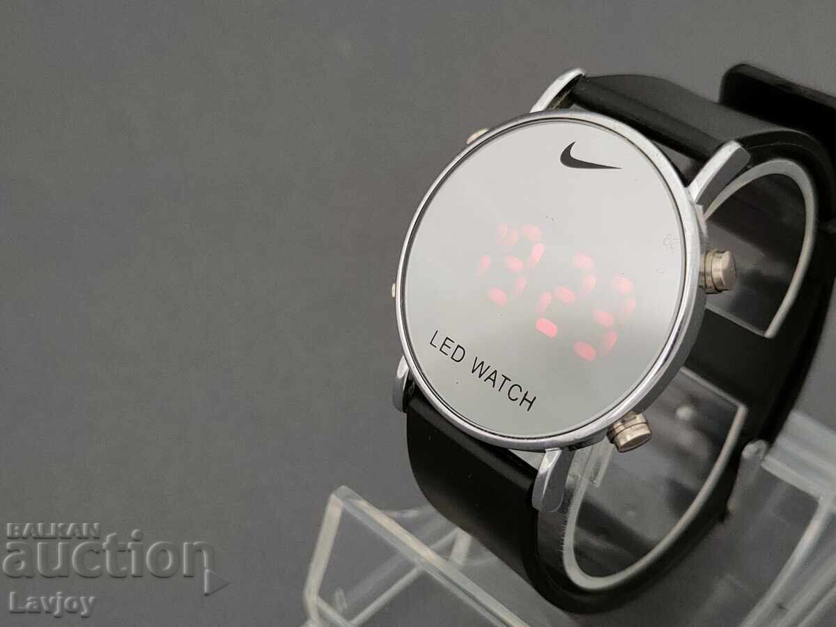 Nike LED Wristwatch B.Z.C. from 0.01 St with price 10.00 BGN | € 5.11 Nike LED Wristwatch B.Z.C. from 0.01 St with price 10.00 BGN | € 5.11