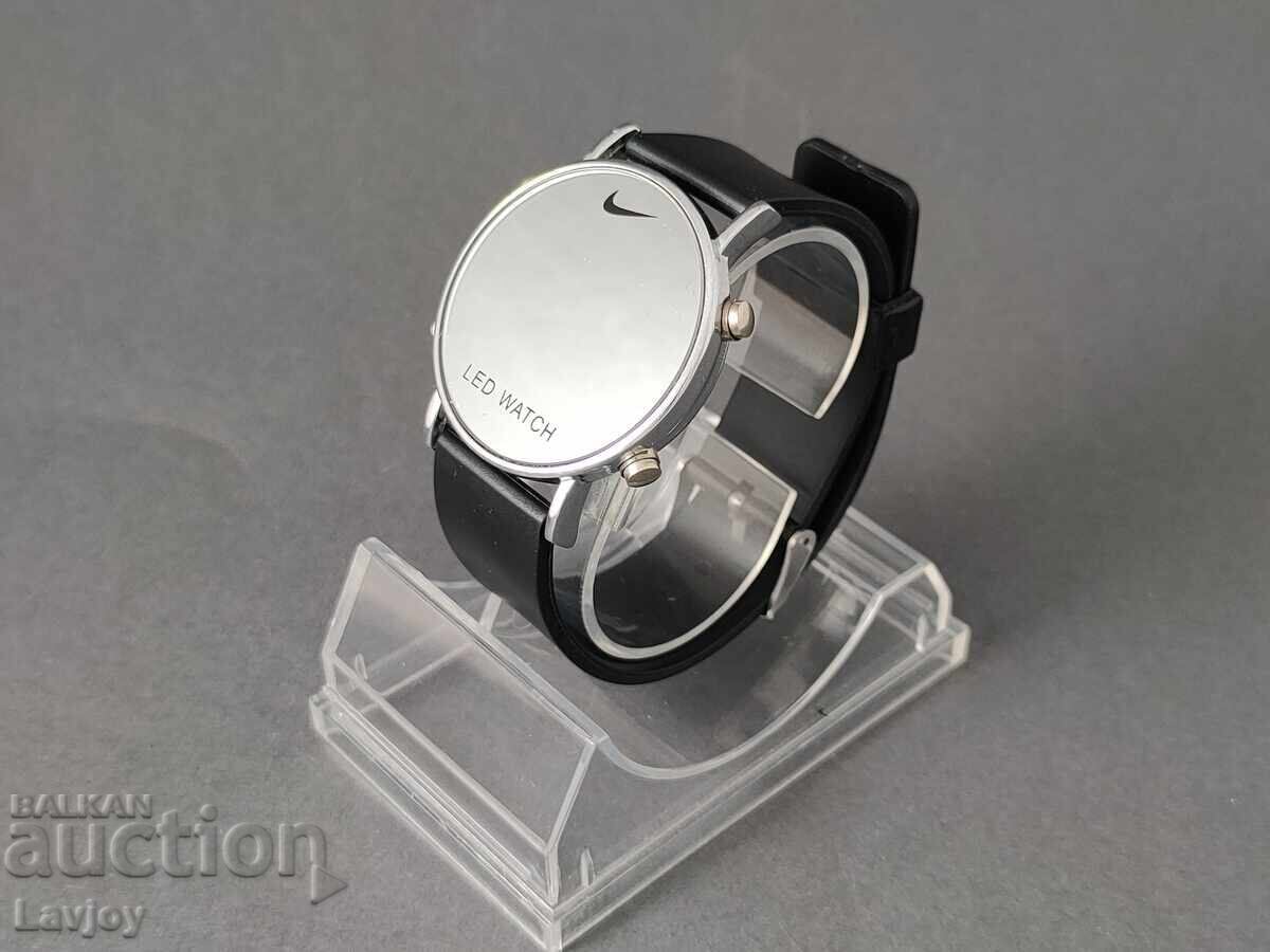 Nike LED Wristwatch B.Z.C. from 0.01 St - 5 Nike LED Wristwatch B.Z.C. from 0.01 St - 5