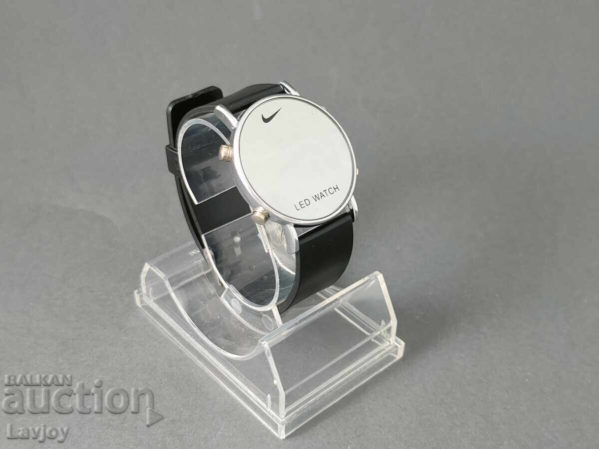 Nike LED Wristwatch B.Z.C. from 0.01 St Nike LED Wristwatch B.Z.C. from 0.01 St