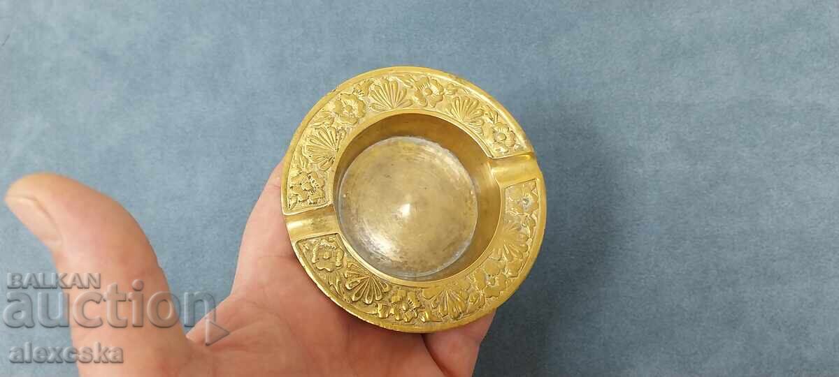 Livrarea scrumieră veche Livrarea scrumieră veche