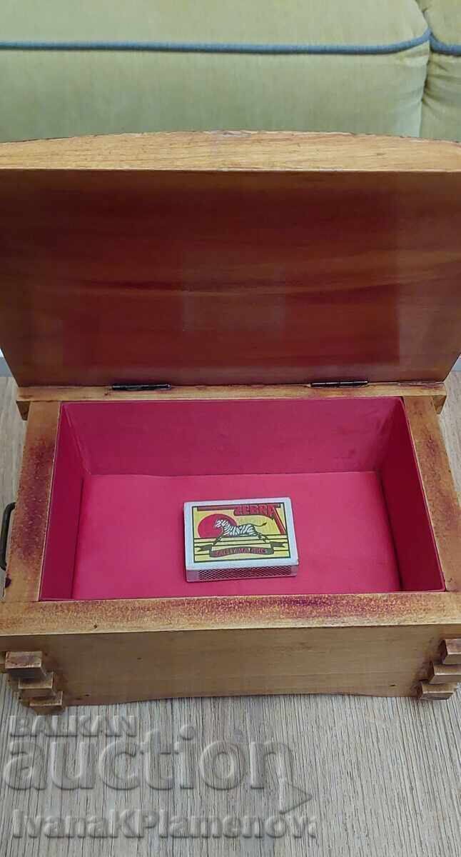 Wooden box for connoisseurs - 6