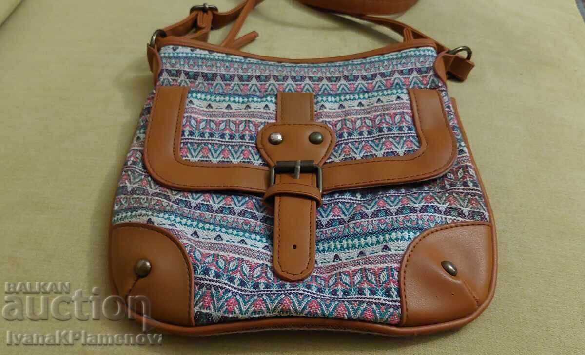 Δημοπρασία Γυναικεία τσάντα εξαιρετική Δημοπρασία Γυναικεία τσάντα εξαιρετική