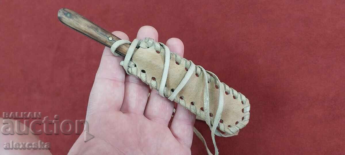 Licitație Măicuț de cuțit cu teacă