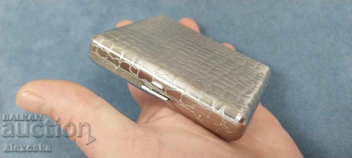 Old snuff box with price 20.00 BGN | € 10.23 Old snuff box with price 20.00 BGN | € 10.23