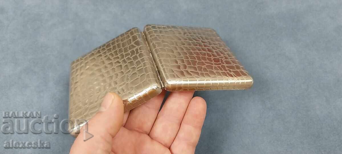 Auction Old snuff box Auction Old snuff box