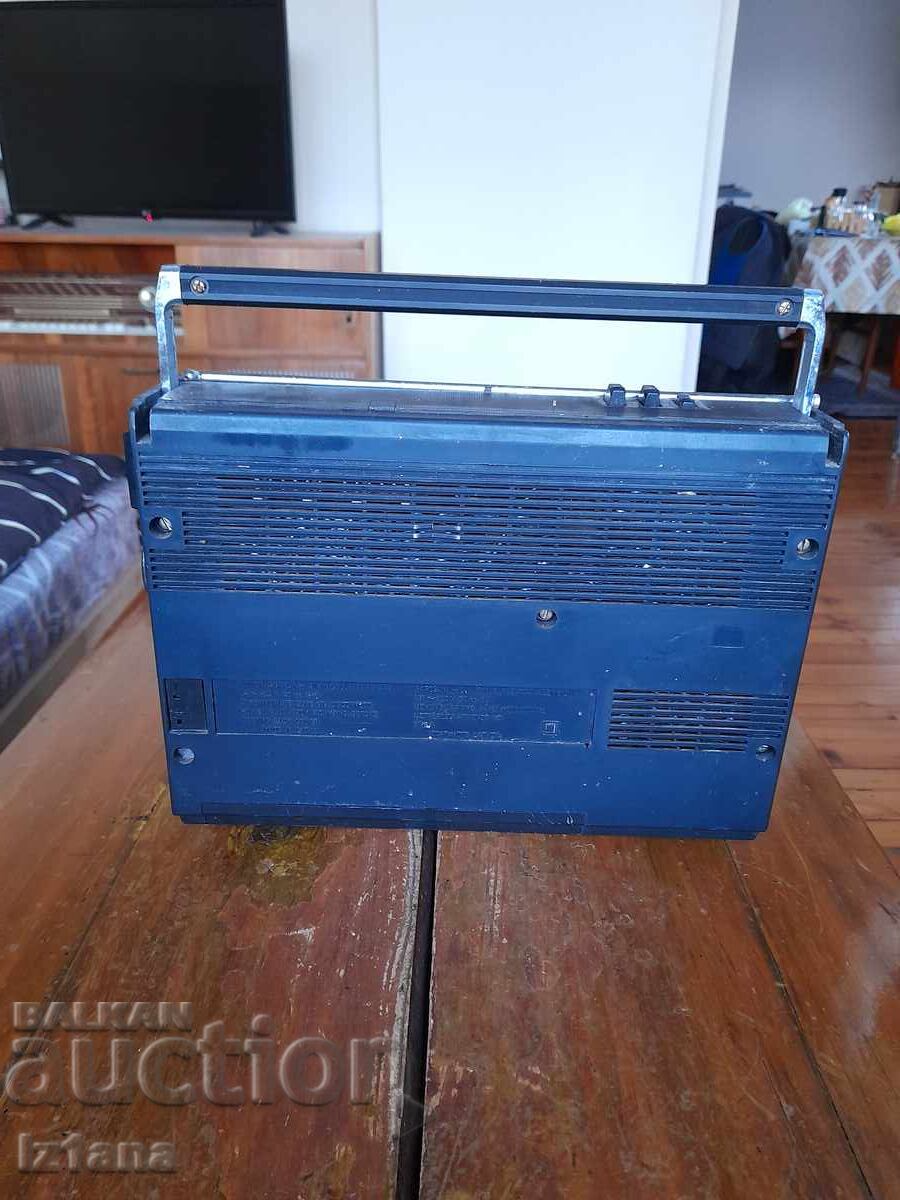 Delivery of Old radio, radio receiver VEF, VEF 221-2 Delivery of Old radio, radio receiver VEF, VEF 221-2