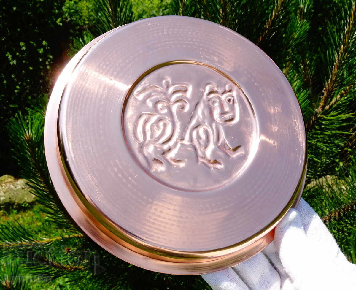 Аукцион Меден съд,плато със старобългарски Лъв.