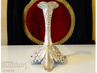 Sfeșnic argintat cu viță de vie și struguri, marcat