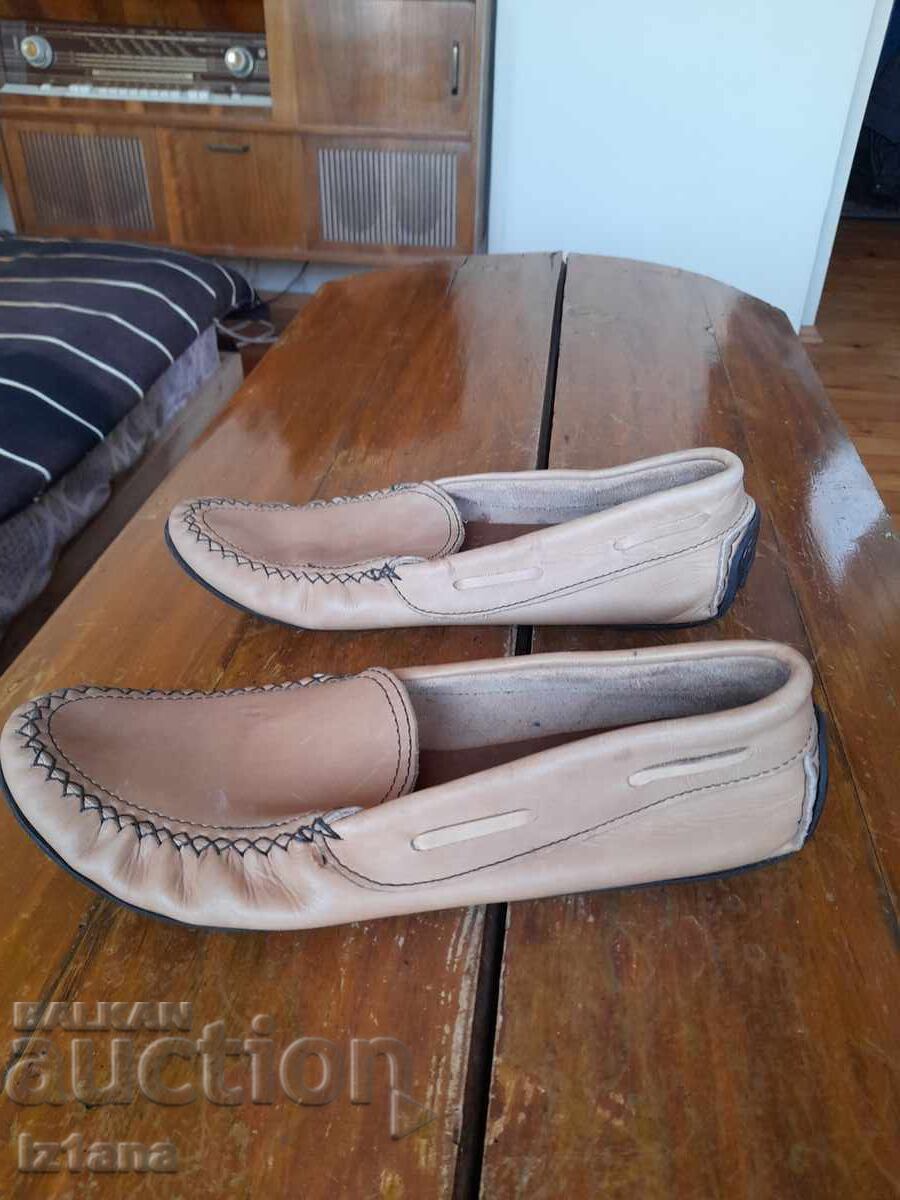 Old Pirin moccasins with price 45.00 BGN | € 23.01 Old Pirin moccasins with price 45.00 BGN | € 23.01