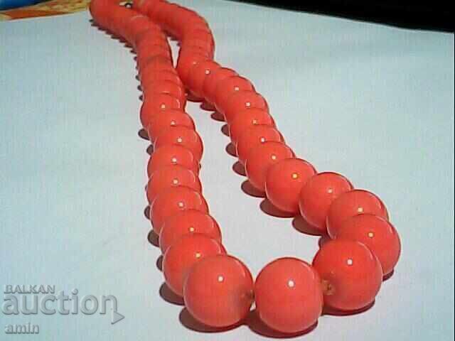 Old beautiful pearl necklace with price 40.00 BGN | € 20.45 Old beautiful pearl necklace with price 40.00 BGN | € 20.45