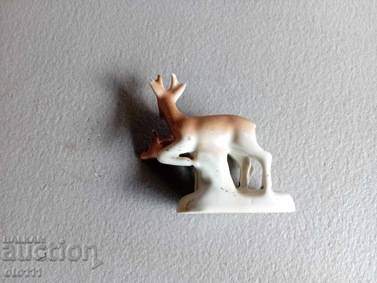 Delivery of OLD PORCELAIN STATUETTE, FIGURE OF A DEER AND DOE Delivery of OLD PORCELAIN STATUETTE, FIGURE OF A DEER AND DOE