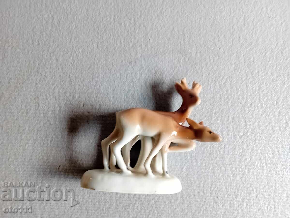 OLD PORCELAIN STATUETTE, FIGURE OF A DEER AND DOE - 5 OLD PORCELAIN STATUETTE, FIGURE OF A DEER AND DOE - 5