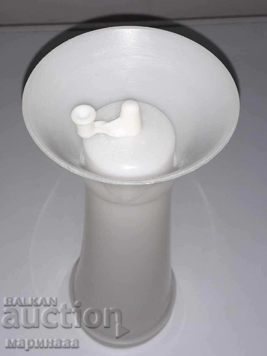 VINTAGE GRINDER - SIEVE FOR POWDERED SUGAR, FLOUR with price 4.00 BGN | € 2.05 VINTAGE GRINDER - SIEVE FOR POWDERED SUGAR, FLOUR with price 4.00 BGN | € 2.05