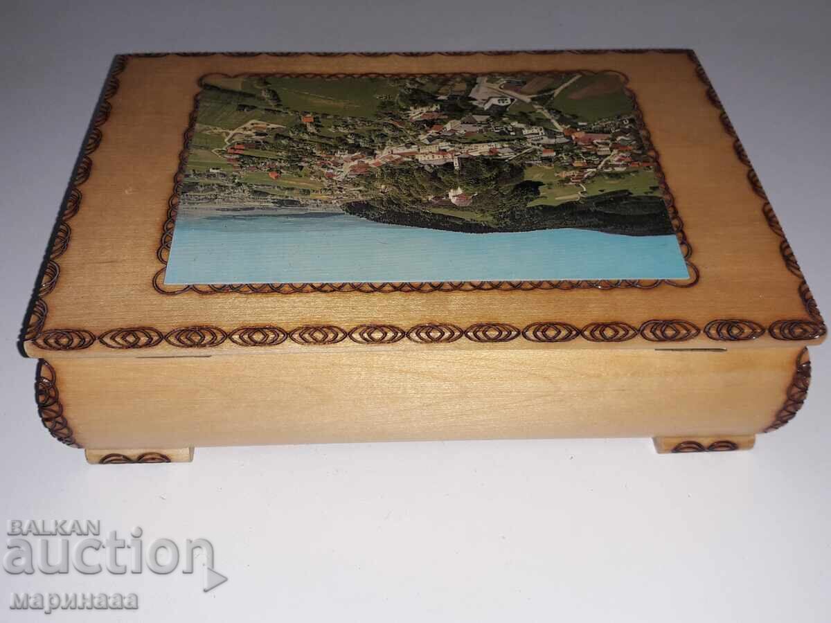 Παράδοση ΠΑΛΙΟ ΚΟΥΤΙ. ΔΕΝΤΡΟ Παράδοση ΠΑΛΙΟ ΚΟΥΤΙ. ΔΕΝΤΡΟ