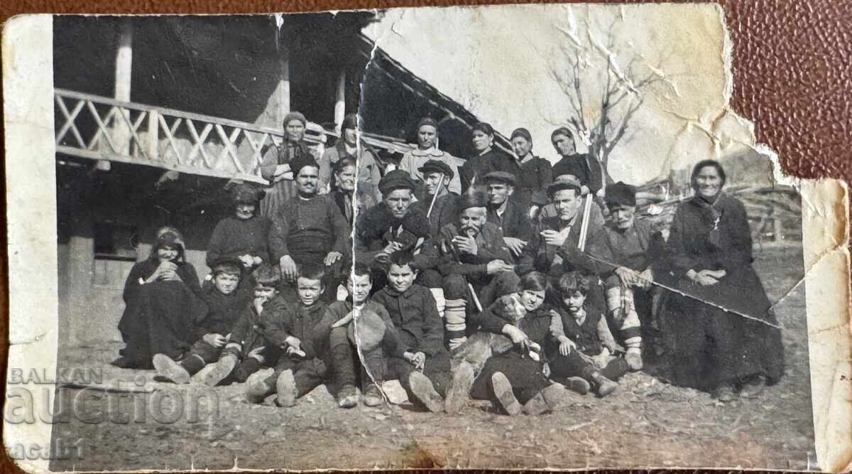 Old Photograph Family Hunters with price 7.99 BGN | € 4.09 Old Photograph Family Hunters with price 7.99 BGN | € 4.09