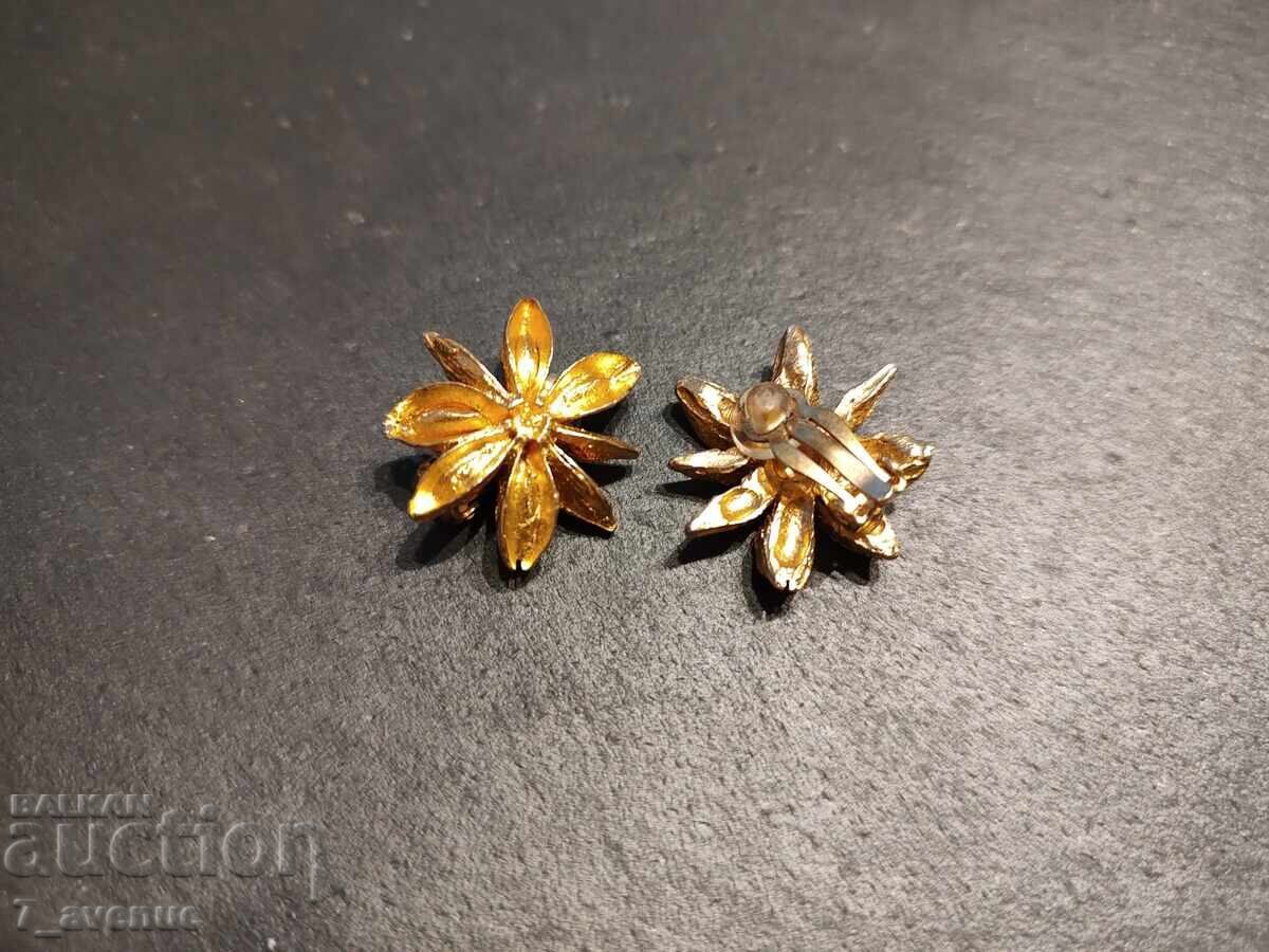 Delivery of Earrings, romantic, 70s, cult, 19.03.2025 Delivery of Earrings, romantic, 70s, cult, 19.03.2025