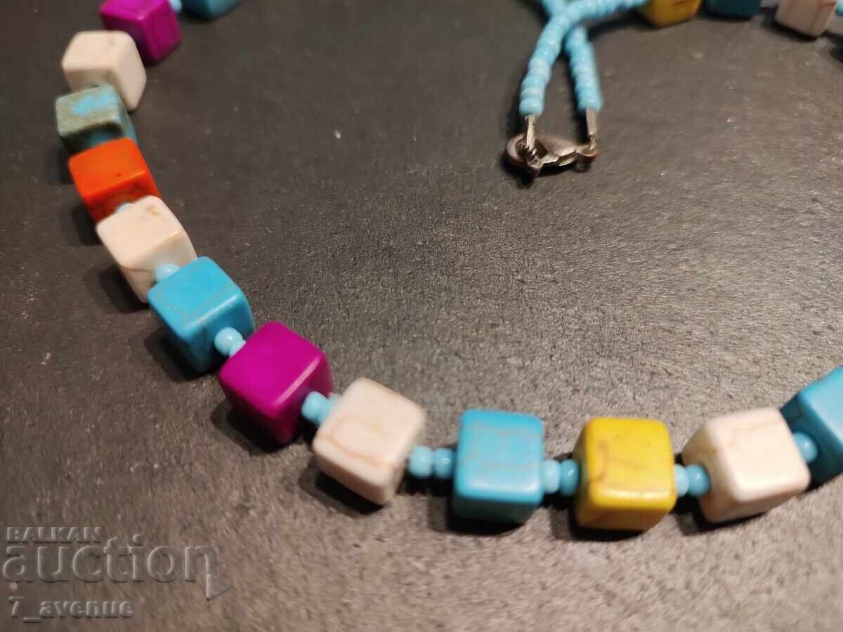 Necklace, stone: Howlite dice/cubes 19.03.2025 with price 79.00 BGN | € 40.39 Necklace, stone: Howlite dice/cubes 19.03.2025 with price 79.00 BGN | € 40.39