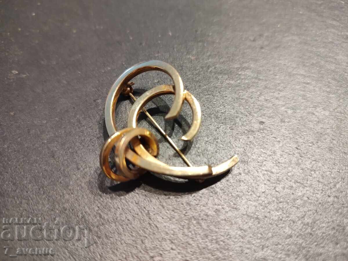 Brooch, gold plating, very chic, 19.03.2025 with price 39.00 BGN | € 19.94 Brooch, gold plating, very chic, 19.03.2025 with price 39.00 BGN | € 19.94