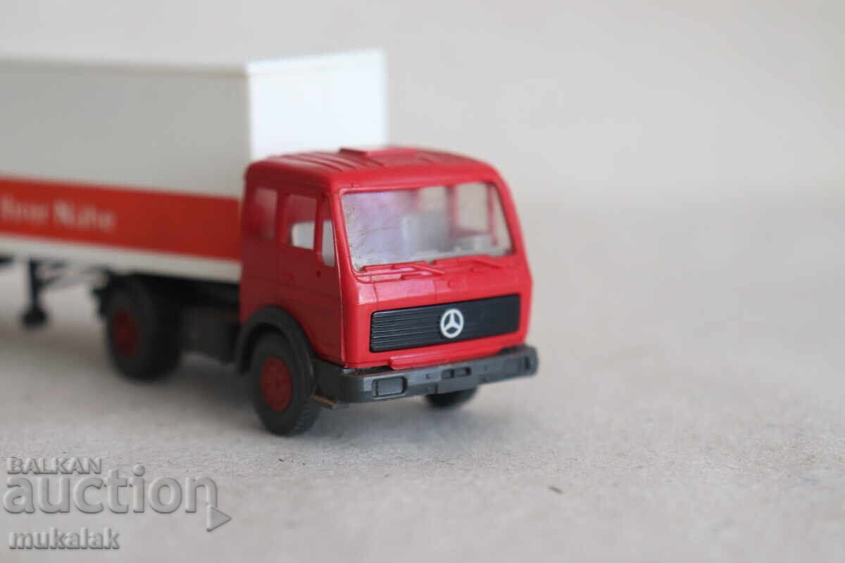 Delivery of WIKING H0 1/87 MERCEDES TIR TRUCK MODEL CAR