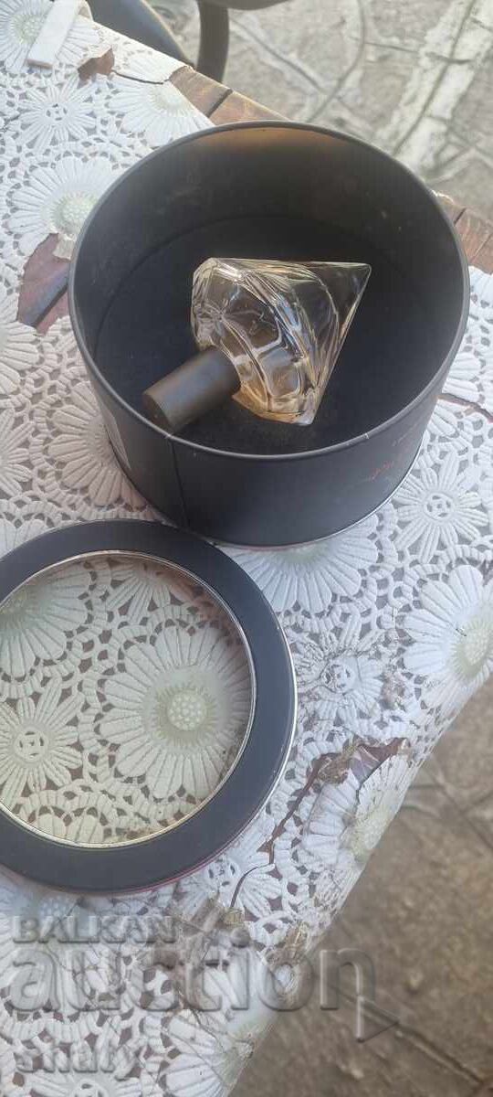 Parfum de dama Parfum de dama