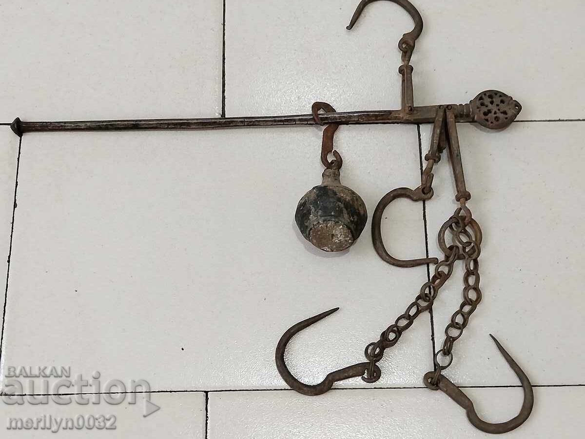 Οθωμανικό ζύγι με ζυγό και παλάτζα ζυγίζει μόνο σε οκάδες Οθωμανικό ζύγι με ζυγό και παλάτζα ζυγίζει μόνο σε οκάδες