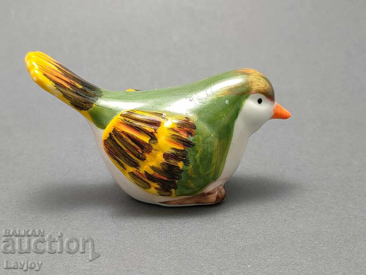 Delivery of Porcelain bird figurine Delivery of Porcelain bird figurine