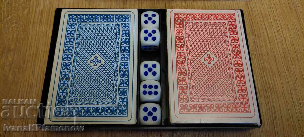 Delivery of Playing cards and dice set for connoisseurs