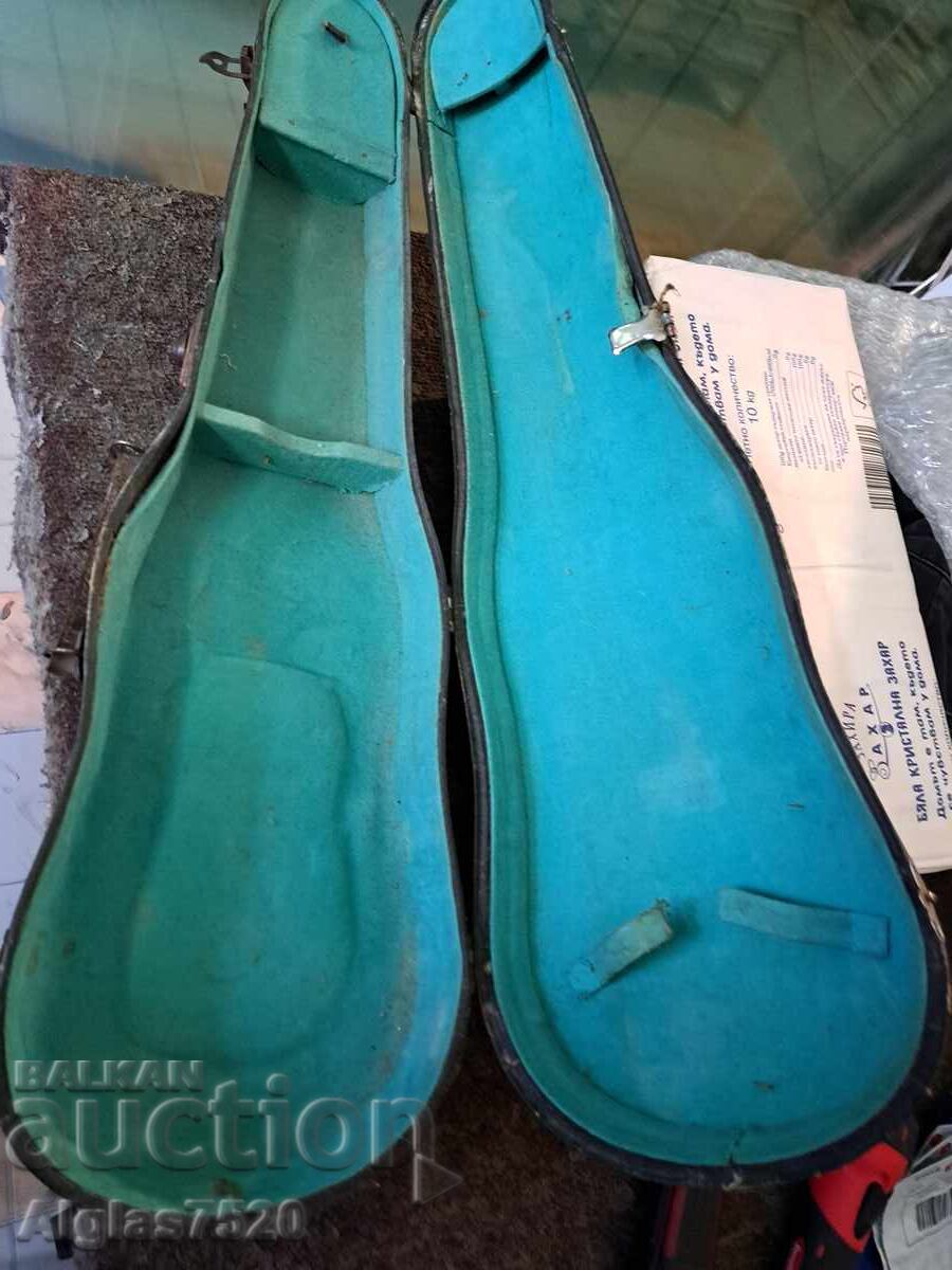 Auction Old violin case Auction Old violin case