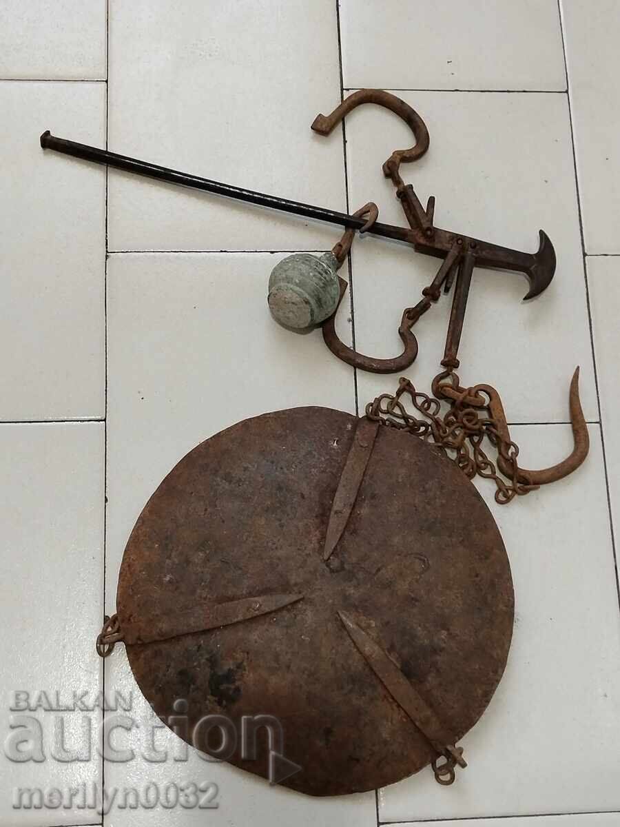 Οθωμανικό ζύγι με ζυγό και παλάτζα ζυγίζει μόνο σε οκάδες με τιμή 110.00 BGN | € 56.24