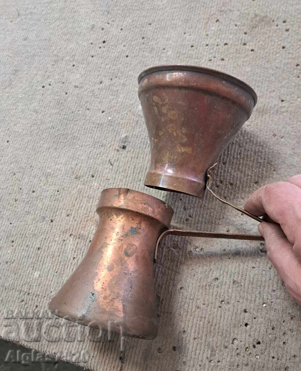 Автентични стари медни джозвета- 2бр. с цена 25.00 лв. | € 12.78 Автентични стари медни джозвета- 2бр. с цена 25.00 лв. | € 12.78