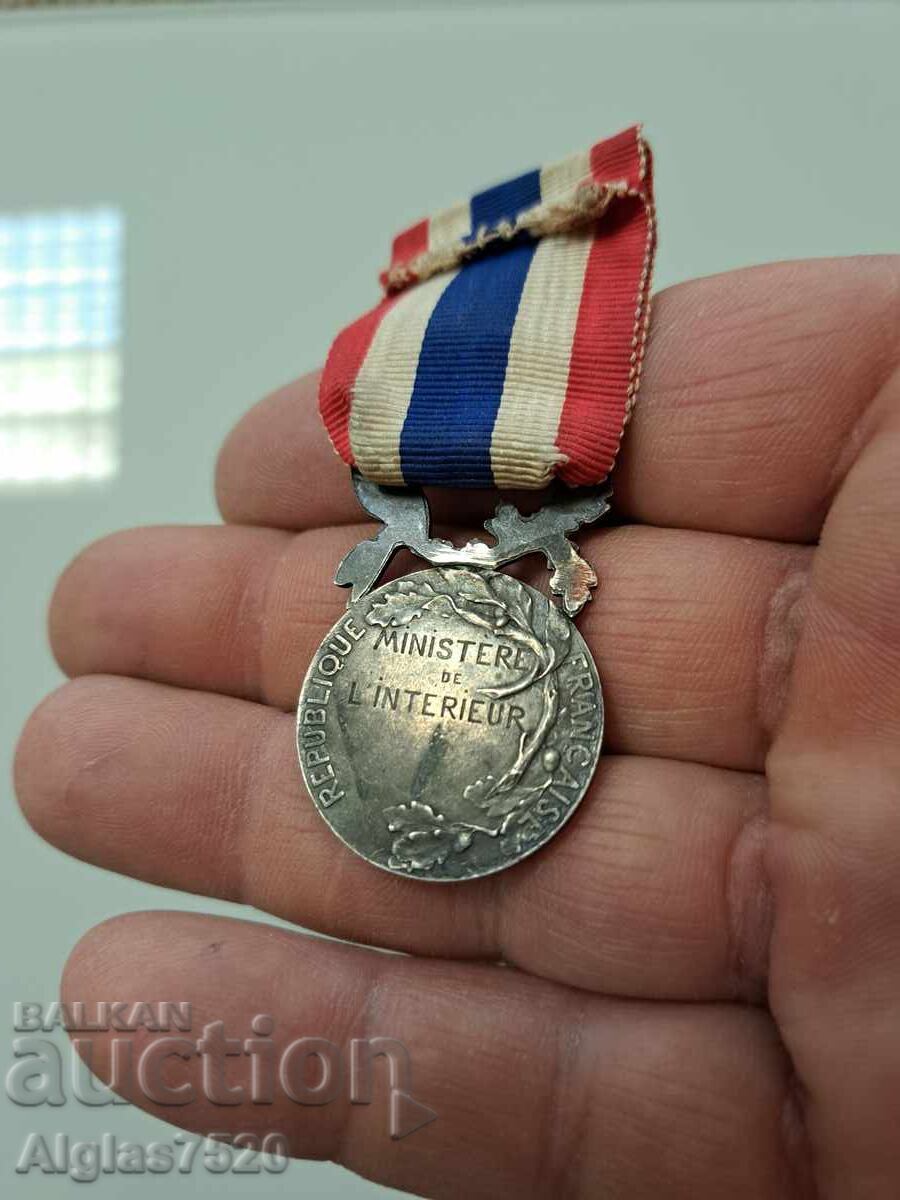 Ordin de poliție francez din argint cu preț € 28.00 | 54.76 BGN