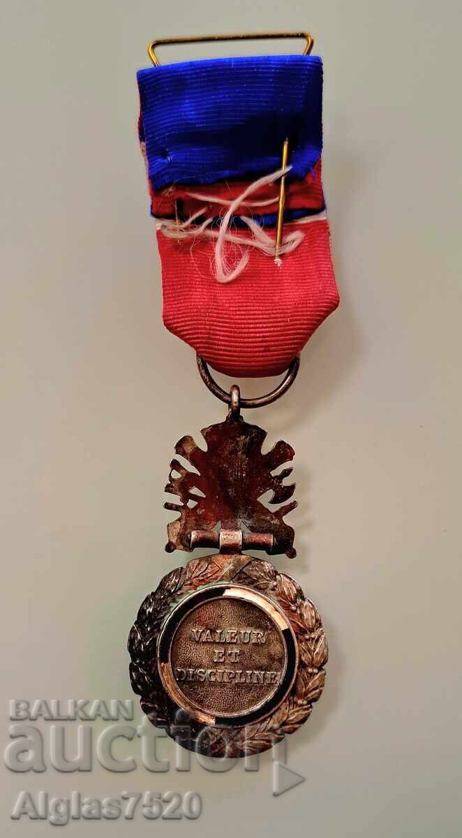 Ordinul de argint francez cu preț 50.00 BGN | € 25.56 Ordinul de argint francez cu preț 50.00 BGN | € 25.56