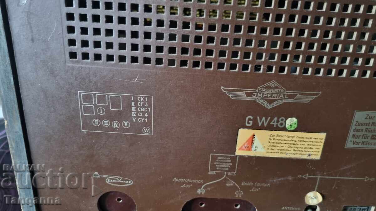 Auction  Old radio receiver