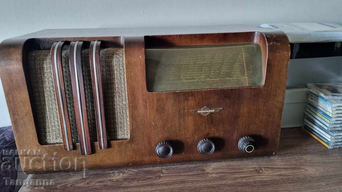 Old radio receiver