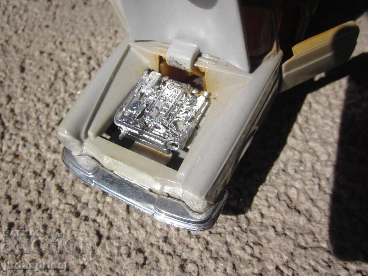 USSR mercedes 250 SE мерцедес Руска Съветска играчка количка с цена 120.00 лв. | € 61.36 USSR mercedes 250 SE мерцедес Руска Съветска играчка количка с цена 120.00 лв. | € 61.36